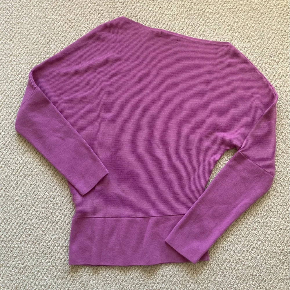 Banana Republic Asymmetrical Crew Neck Sweater Size Small Soft Stretch Purple